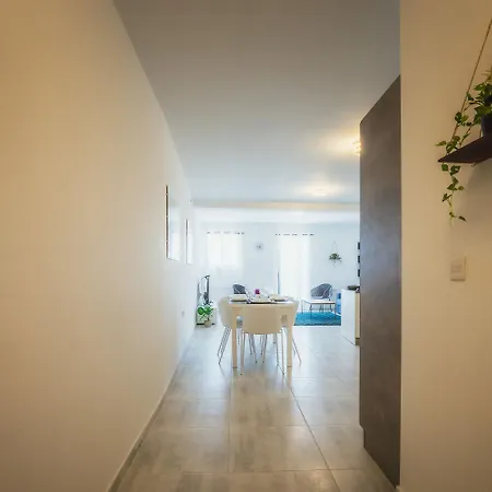 Stylish 3br Gozo Escape With Wifi & Homey Touches! Apartment *