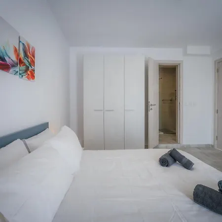 Apartment Stylish 3br Gozo Escape With Wifi & Homey Touches! *