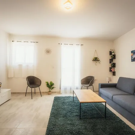 Stylish 3br Gozo Escape With Wifi & Homey Touches! Apartment *