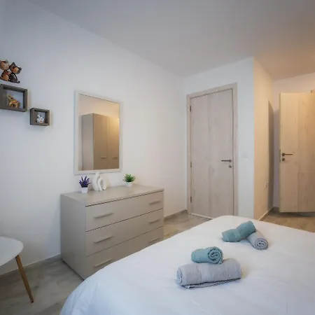 Apartment Stylish 3br Gozo Escape With Wifi & Homey Touches! *