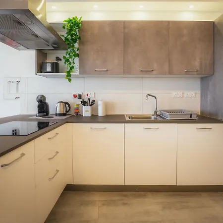 Stylish 3br Gozo Escape With Wifi & Homey Touches! *