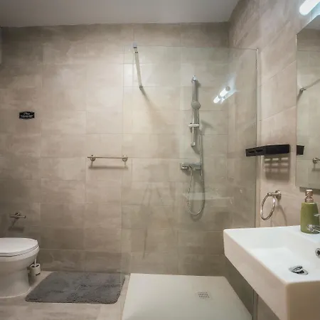 Stylish 3br Gozo Escape With Wifi & Homey Touches! Apartment