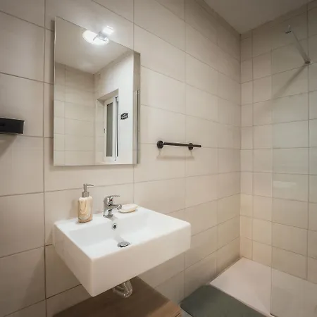 Stylish 3br Gozo Escape With Wifi & Homey Touches! Apartment